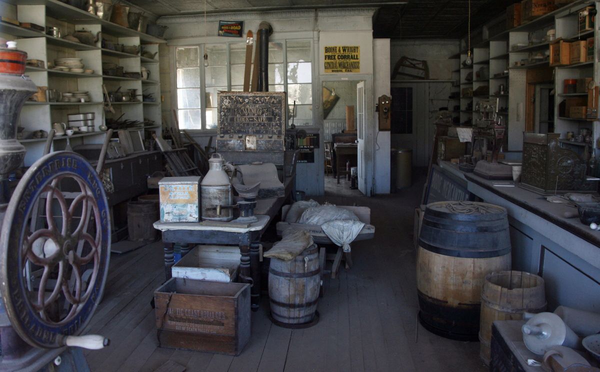 Abandoned towns across America for sale for as little as $ 250,000